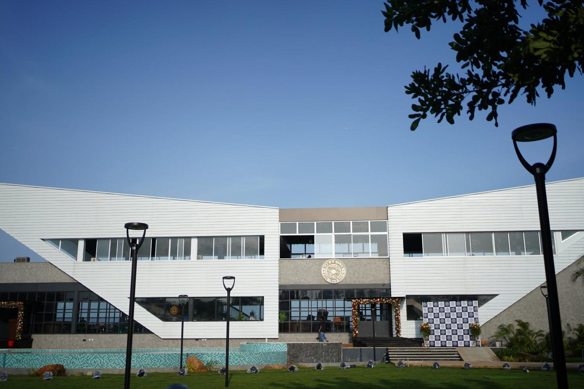 Mstays Ecr By Mirabilis Hotel Chennai Esterno foto