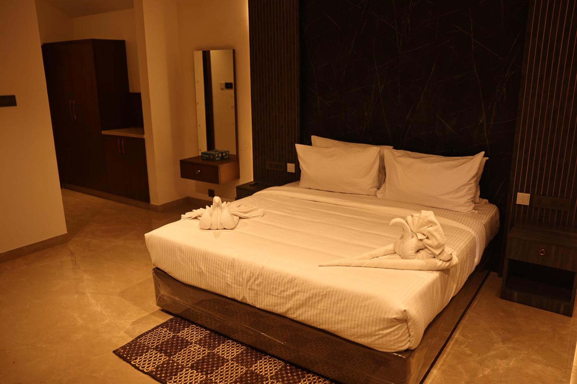 Mstays Ecr By Mirabilis Hotel Chennai Esterno foto