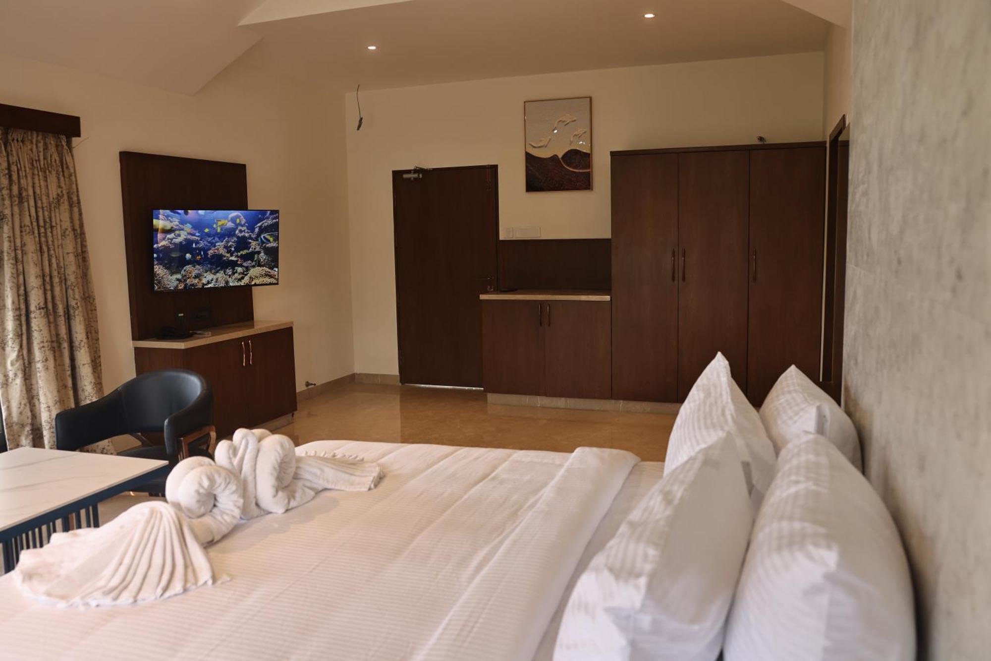 Mstays Ecr By Mirabilis Hotel Chennai Esterno foto