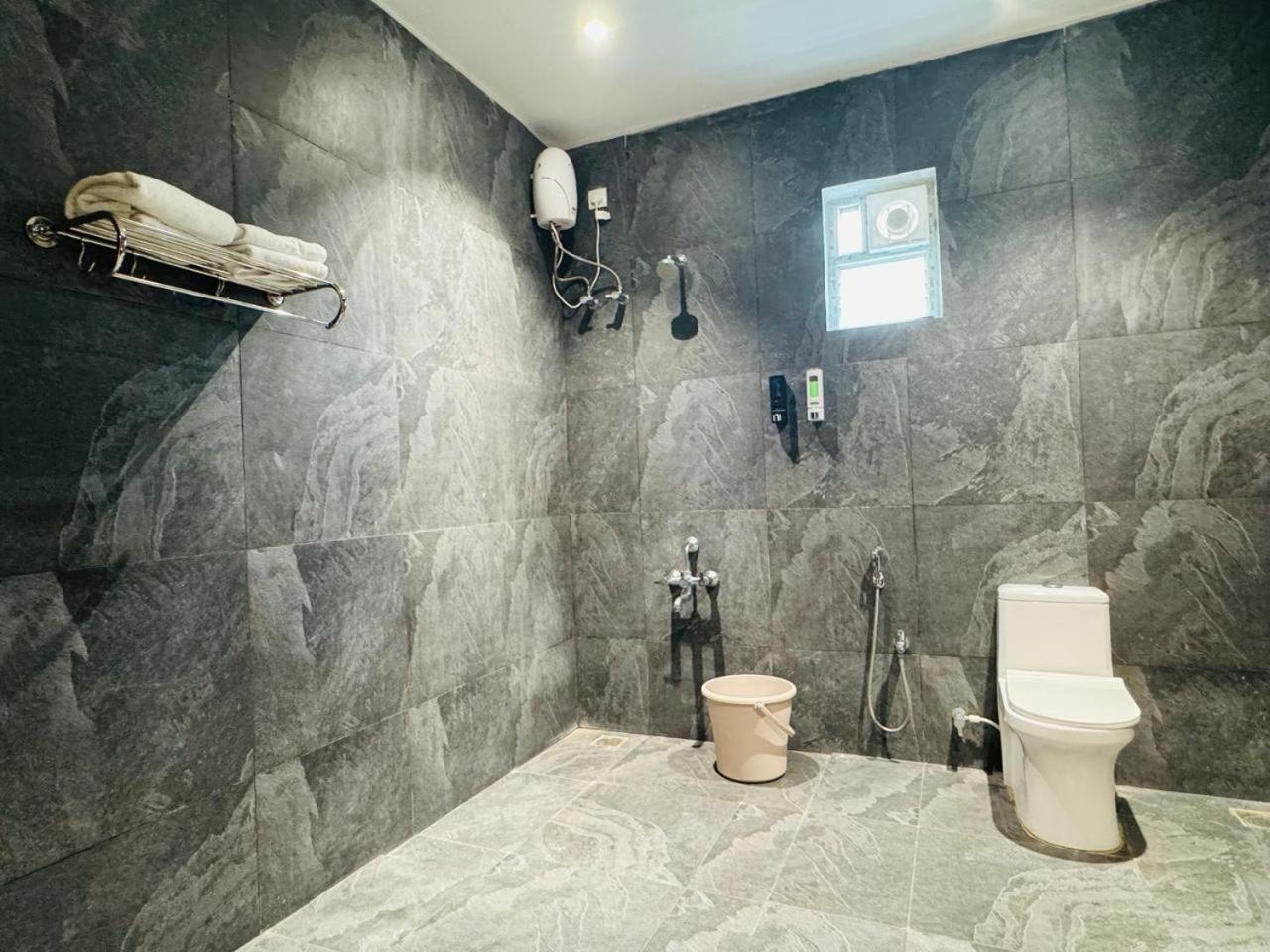 Mstays Ecr By Mirabilis Hotel Chennai Esterno foto